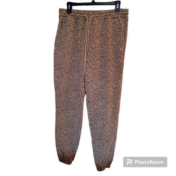 Fabletics Leopard Print Joggers NWOT Size Large - Picture 3 of 7
